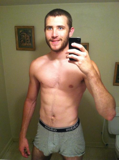 jockdays:  brodays:  Hot Self Pic Studs! Hundreds Of Dudes Added Daily! http://brodays.tumblr.com/  Hot studs, hung jocks, and thick cocks! http://jockdays.tumblr.com/   I’d gladly sit on his cock