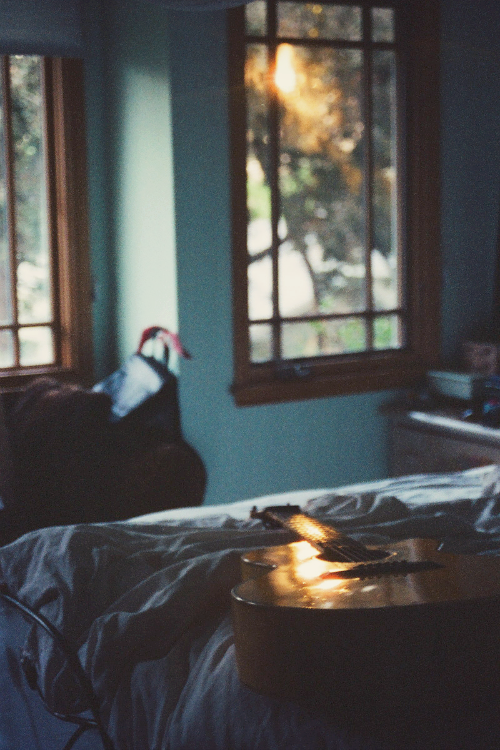 http://vida-poesia-crua.tumblr.com/post/39090243207