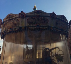 slutforsnuff:carousel next to the notre dame