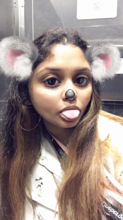 898:I’m a middle part hoe now