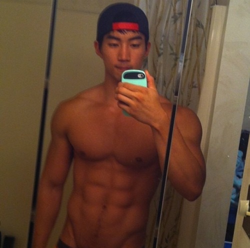 alrightmrpark:  OMG! He’s absolutely a HUNK! He got that sexy & hot muscle, chest and abs. I found him on IG and his username is @scooterrr101 . FYI he’s one of the guy that inspired me so i can have a great body like one of them and he’s on