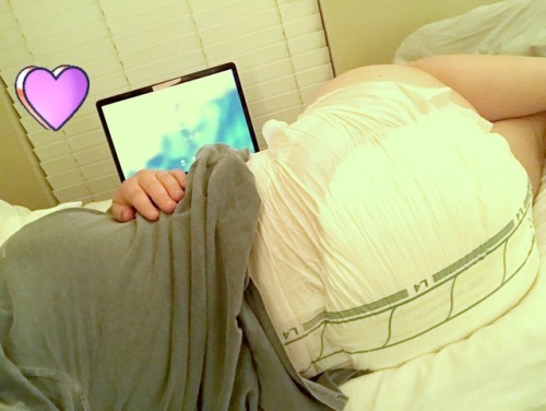 thelittlesororitygirl: Netflix in chill? More like diaper and chill! The only place to cum!