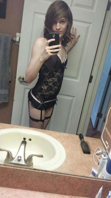 every1isstealinggoodnames:  Feeling sexy in this new lingerie… 