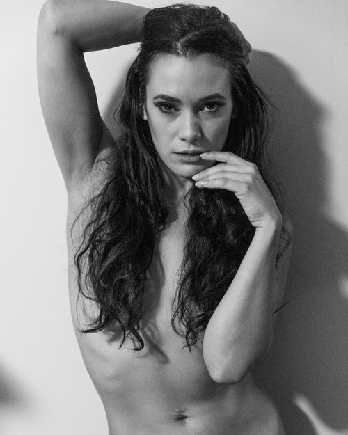 Day 18 @b_models #brennan #model #promodel #modelsofig #nude #artnude #nudemodel #blackandwhite #bl