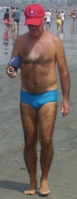 Pontanegra1000:Gorgeus Man Walking In The Beach, In Santos ,The Best City To See