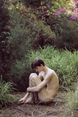 sean-clancy:  alone in the wilderness (photographer unknown) 