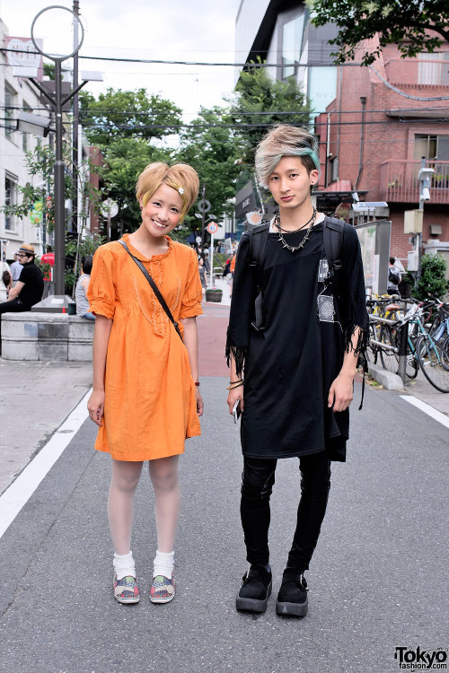 tokyo-fashion: Nao w/ yellow highlights & Keds vs Kodai w/ green highlights and Tokyo Bopper on the street in Harajuku. 