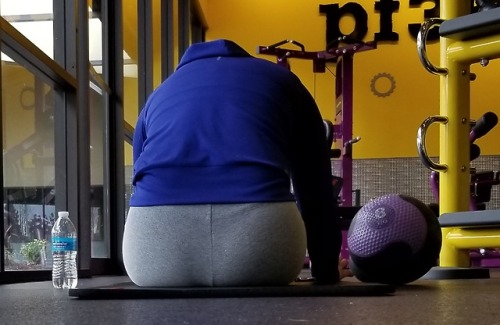 candid ass at Planet Fitness