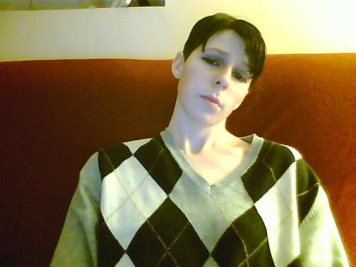 There. I tried really hard to Levi, but I really don’t know how to make-up. I even tried styli