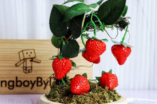 littlealienproducts:Strawberry Lights by