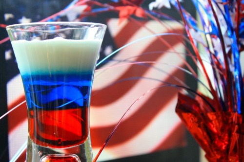 Happy Fourth of July! Let freedom ring while sipping on cocktailsGet inspired at http://www.cocktail