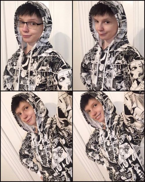 Got my hands on the #junjiitohoodie— Each pic gets progressively creepier and that wasn’t intentio