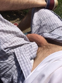 nakedoutdoorguys:  Floppy cock 