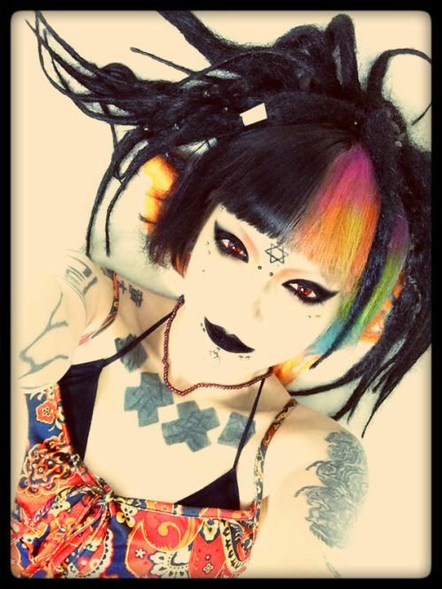 zeromushi:  Chalk fun! 眠れないな　（/＿；）　笑