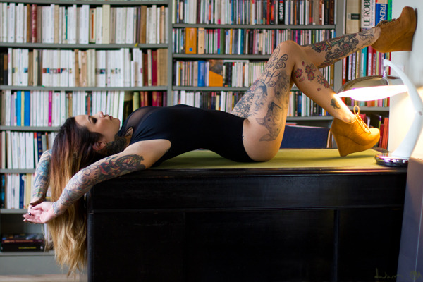 thickyvicky:  witchywomanx:  jennalikewhoaa:  Set from my shoot with Dwam in Paris,