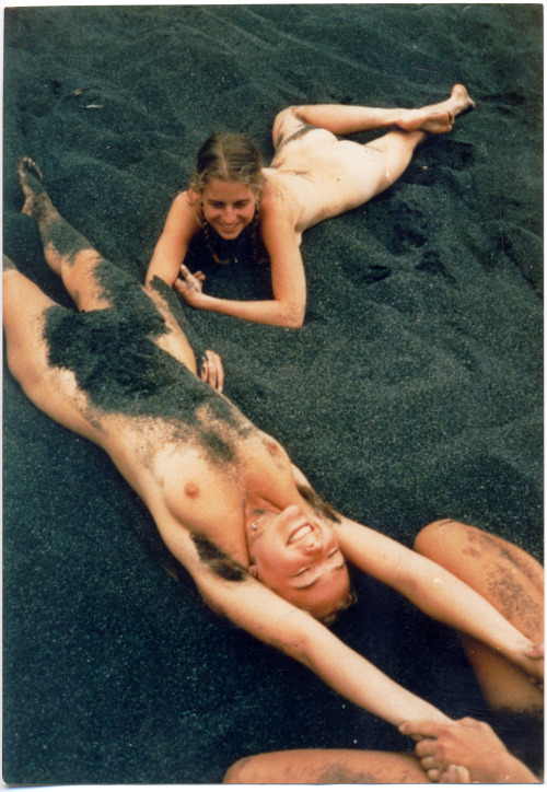 Porn photo exposingyourselfinthedark:  Naked hippies