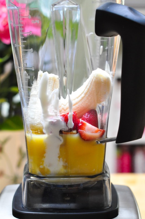 mermaidwishesfairytries: Strawberry, Mango &amp; Banana Smoothie serves two 9oz glasses  1 cup ora