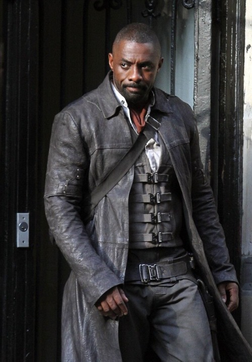 someponys-scribbles:  rarityismywaifu:  dailydris:  Idris Elba on set of “The Dark Tower” in NYC.  !!!!!!!!!! OOH MAN OH GOD  IT"S GOING TO HAPPEN  FUCKING HYYYYYPE! 