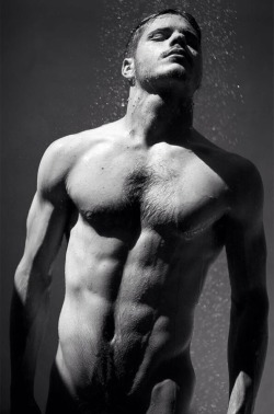 hunkopedia:  Follow Hunk’o’pedia for more hot guys!