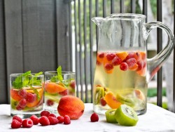 itspartyrehab:  Skinny Girl Sangria SparklerIngredients &amp; Measurements: 1-2 bottles of White Wine 2 Peaches (Sliced) 1 pint Raspberries 2 Kiwis Stevia Instructions:Simply add the sliced fruit to the wine and add several squirts of Stevia until desired