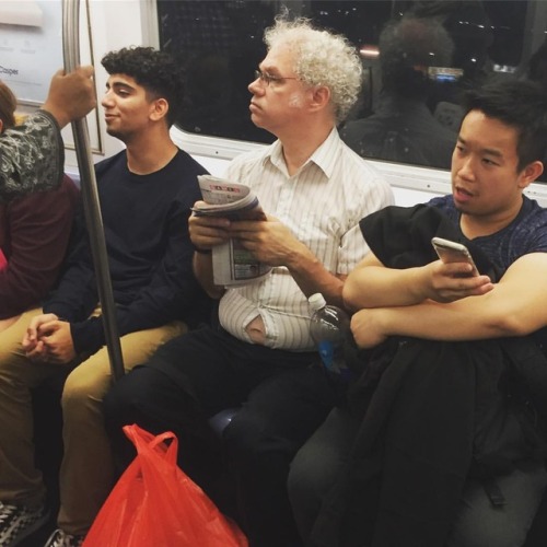 willzone:Man With Bellybutton on #7train (at MTA Subway - Court Square)