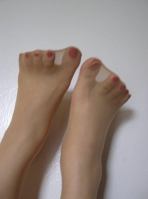 rockmynaughtysocks:  My feet in nylons.