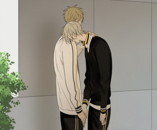 alliandoalice:  holding hands / 19 Days 