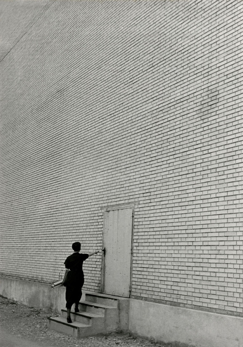 flashofgod: Jakob Tuggener, Façade, Oerlikon Machine Factory 1936.
