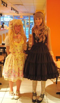 bitmilky:  My friend Zoe and I at Cafe Sentral