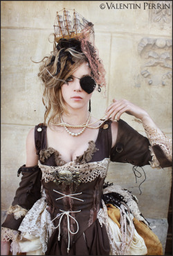 steam-girls:  Pirate Couture Iby ValentinPerrin