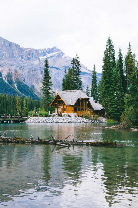 sayazuri:  Ben Giesbrecht - Emerald LakeSource: flickr.com