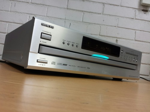 Onkyo DX-C390 Compact Disc Changer, 2010