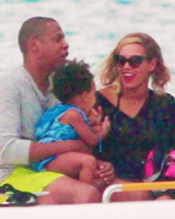 bodyrock:  Bey, Jay and Blue in Italy (September 5th 2013)