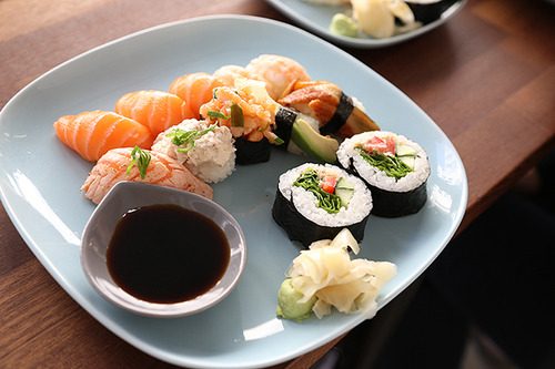 foodluxury:  Love Food? This blog is for you. 