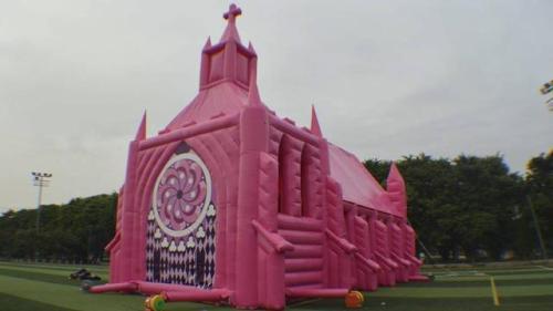 babyspicegf: mementomoriiv: Pink Blow-Up Church @pinkmistletoe