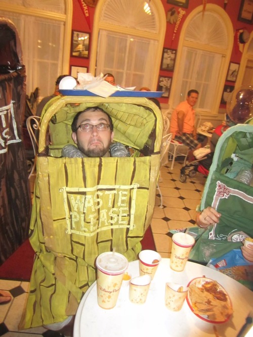 scjacka:moonkistprincess:marisa-mouse:pixiedust-paycheck:taylormariegreen:My friend Christopher (&am