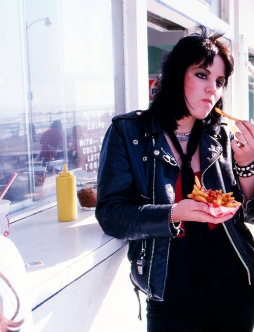 jarjareri:  Joan Jett on Santa Monica pier, 1977.  