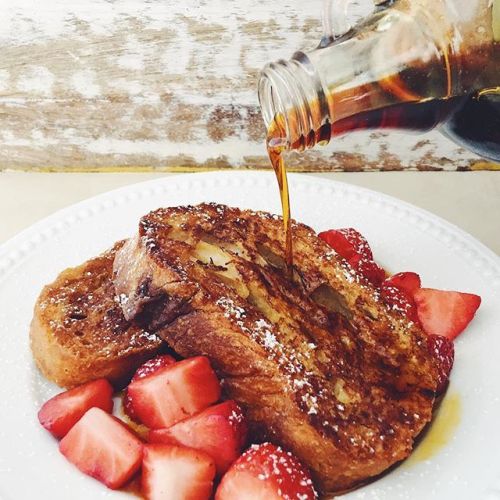 Vegan french toast! Great for Sunday breakfast instagram.com/thecoloradoavocado