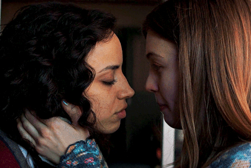 lesbianjamies:Deena and Sam + face touches