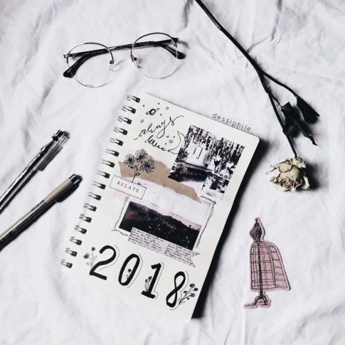 dessiphile:A new journal for 2018! Really happy with how this spread turned out.