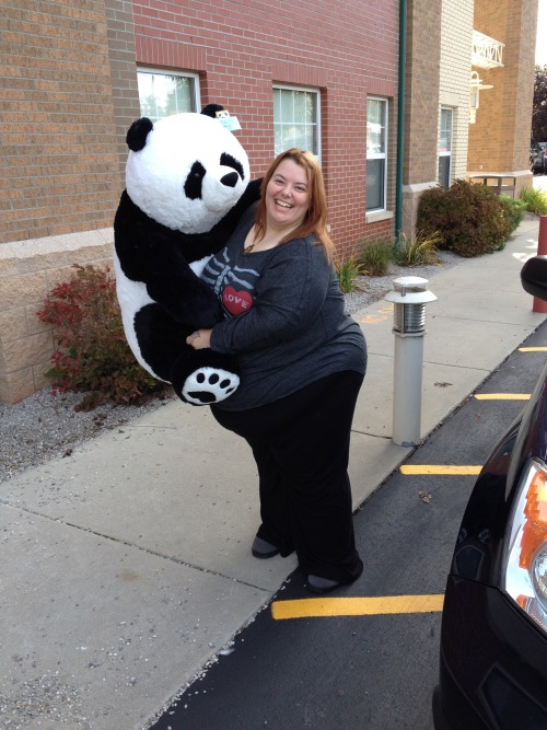 cryssymcfatfat: Tis I just being a dork with a huge ass Panda Bear ^_^