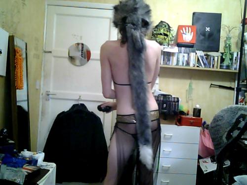 I had to keep pressing the mouse button because that’s how I take my pictures. I really wish I had a timer or something… hmm. More webcam bellydancer outfit. C: 