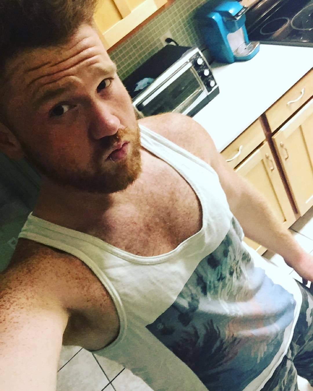 thegingerium:  The best diet: proper camera angles. #chubbyboyprobs #sleepyginge