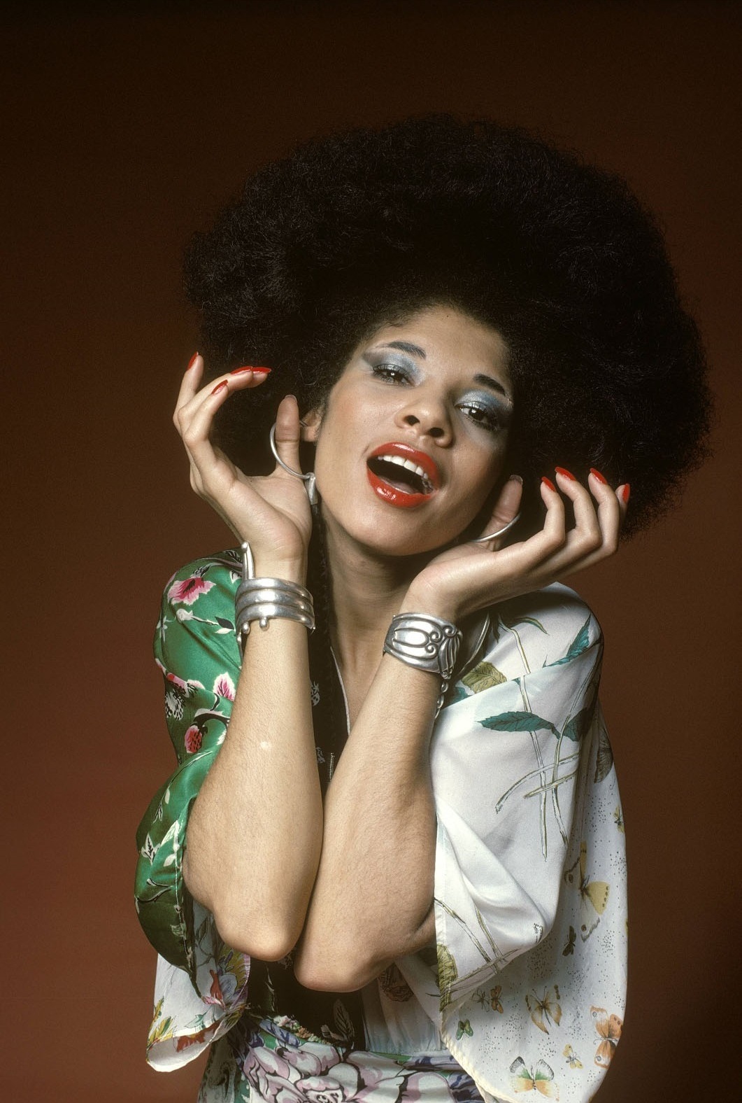 thegoldenyearz:    Betty Davis, New York City, February 1976 by Fin Costello  