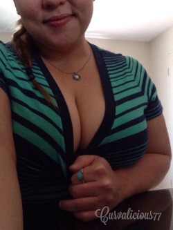 curvalicious77:  A simple Tuesday tease :)