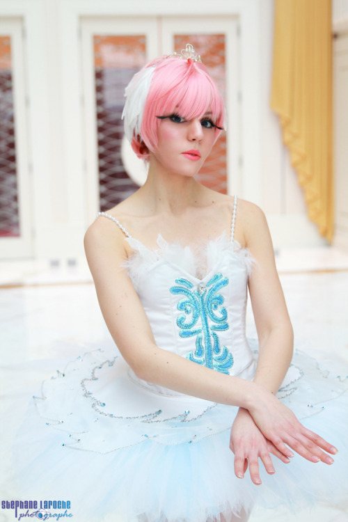 mangosirene:&ldquo;I cannot speak of my love for you… but I have the ability to dance.Cosplayer: Sir