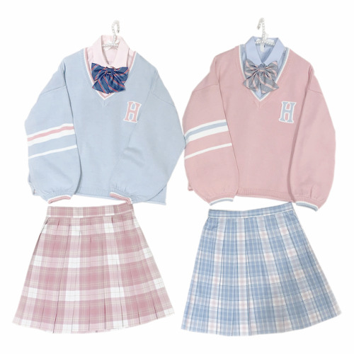 softjoy:v-neck sweater // similar pleated skirt 10% discount code: “jenina” for ALL ITEM