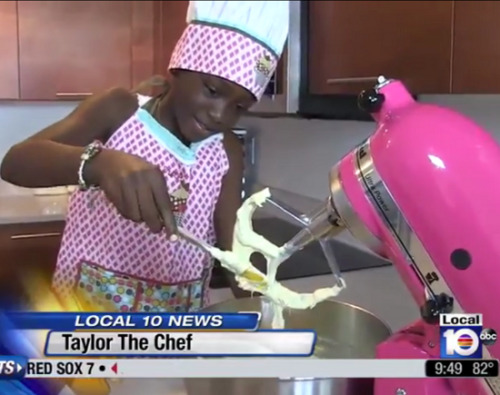 jaanfe: pluckyyoungdonna: thoughtsofablackgirl: Girls&amp;WomenToKnow:  The 8 year old Chef