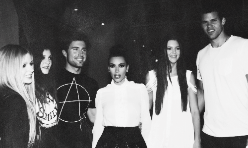 lavigneed:  avril lavigne + kardashians 