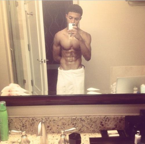 celebrixxxtiez:  Diggy Simmons  See more naked Celebrities at celebrixxxtiezz.xyz   